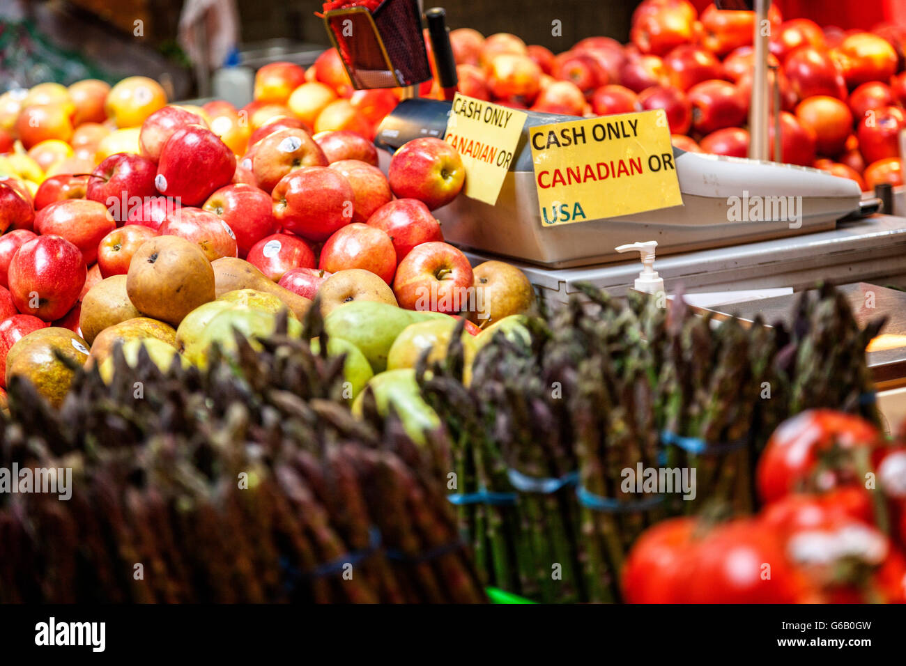 Canadian fresh produce fruit hires stock photography and images Alamy