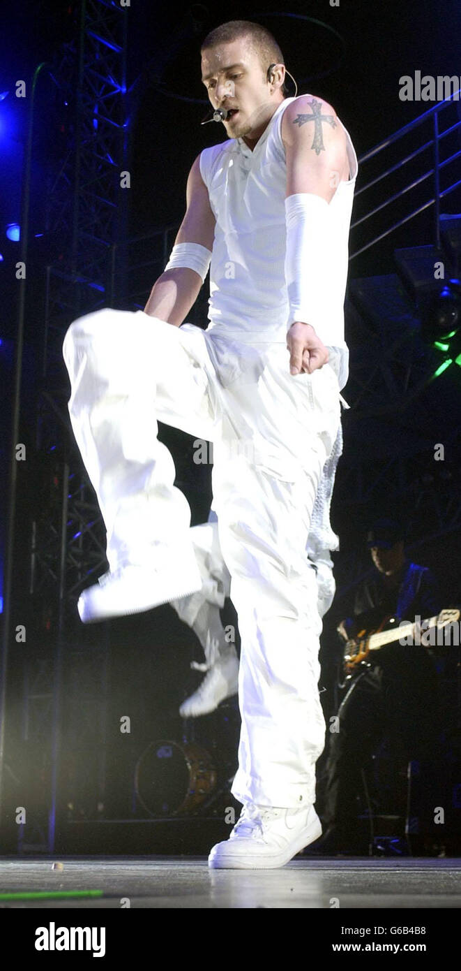 Timberlake plays Wembley Arena Stock Photo - Alamy