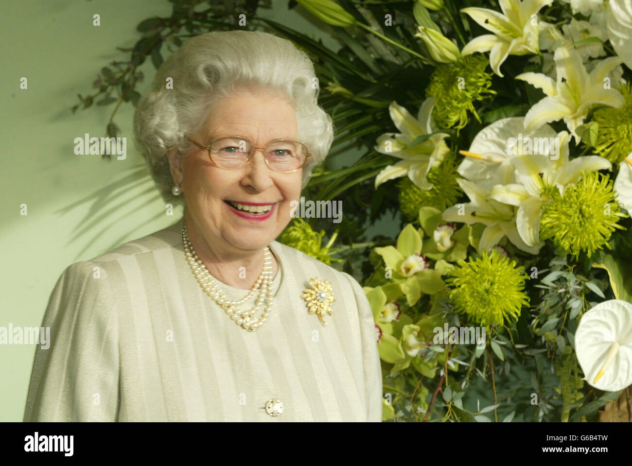 Queen Chelsea Flower Show Stock Photo Alamy