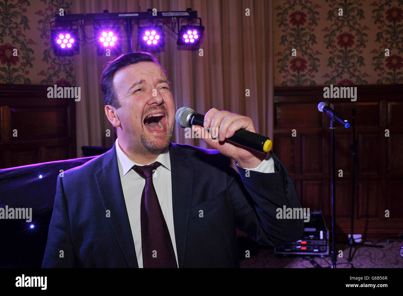Ricky Gervais and David Brent lookalike Tim Oliver entertaining