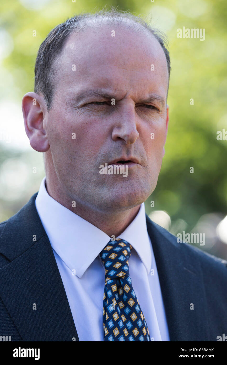 London, UK. 24 June 2016. British politician Douglas Carswell MP, the only Member of Parliament for the UK Independence Party, UKIP, talking to the press in Westminster.  Reactions to the United Kingdom voting in the referendum for a Brexit from the European Union. Credit:  Vibrant Pictures/Alamy Live News Stock Photo