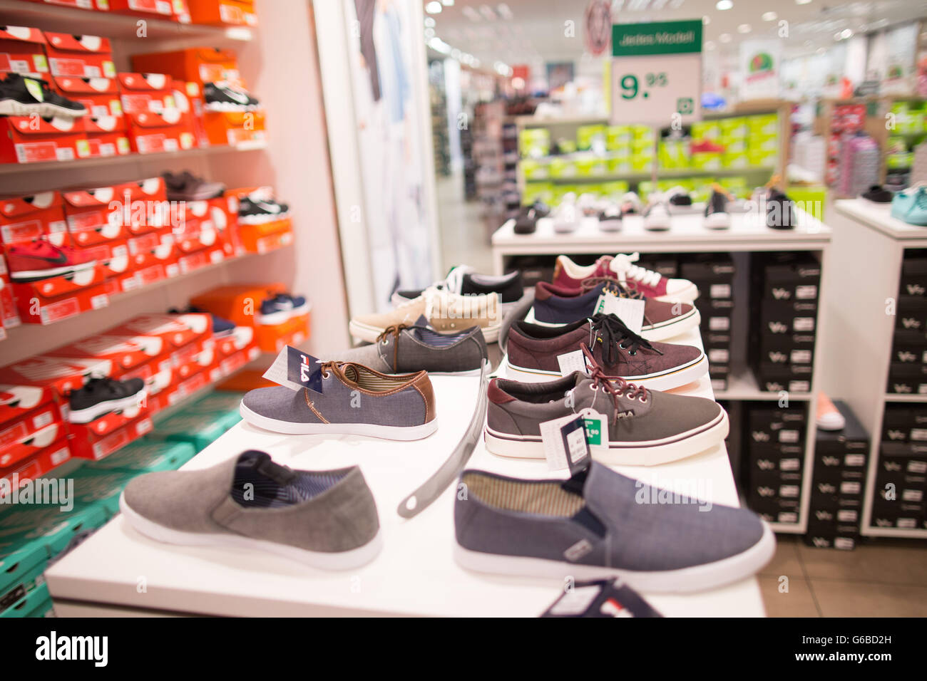 Duesseldorf, Germany. 24th June, 2016. Shoes on sale at a Deichmann store in Duesseldorf, Germany, 24 June 2016. PHOTO: MAJA HITIJ/dpa/Alamy Live News Stock Photo -