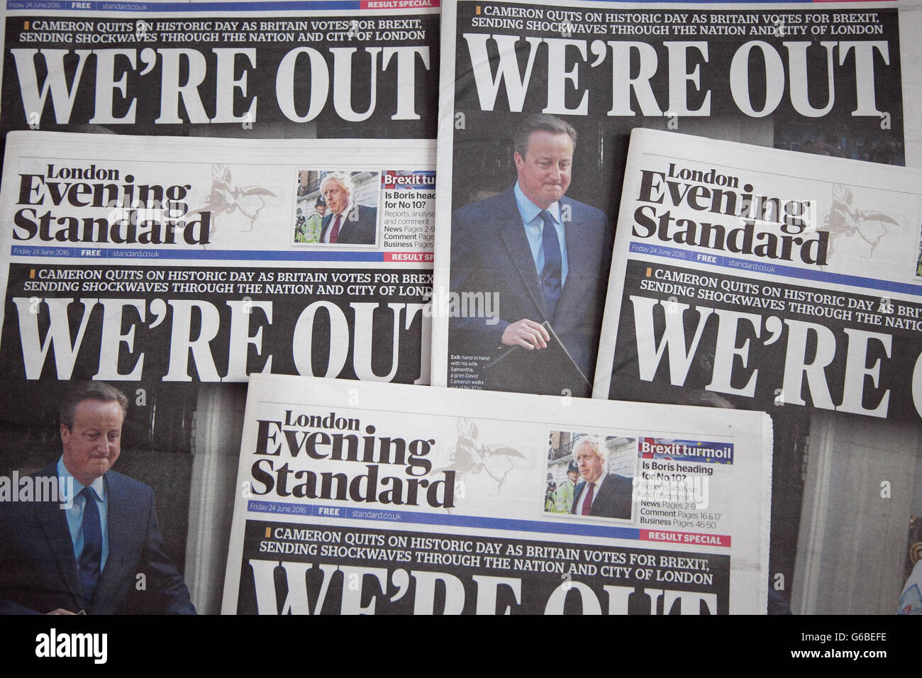 London Evening Standard Front Page Hi-res Stock Photography And Images ...