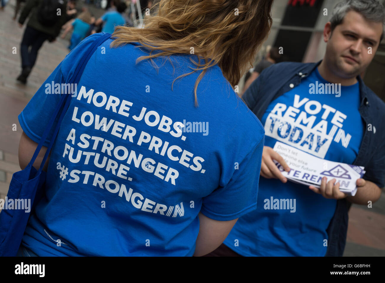 Glasgow, UK. 23rd June, 2016. 'Remain' campaigners out leafletting in Buchanan Street, as voting takes place on the United Kingdom's referendum on European Union membership, in Glasgow, Scotland, on 23 June 2016. Credit:  jeremy sutton-hibbert/Alamy Live News Stock Photo