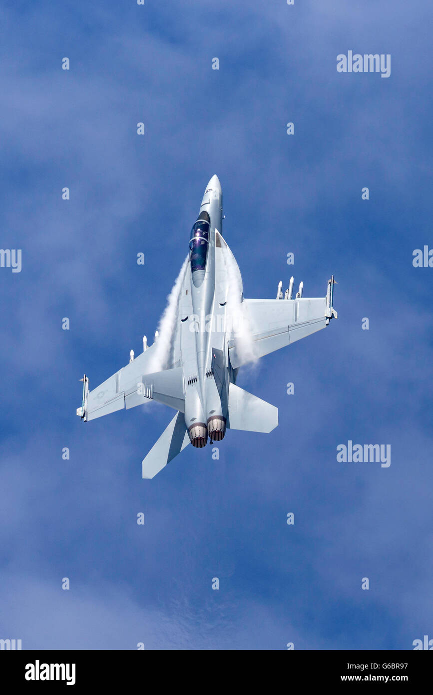 United States Navy Boeing F/A-18F Super Hornet fighter aircraft at the Farnborough International Airshow Stock Photo