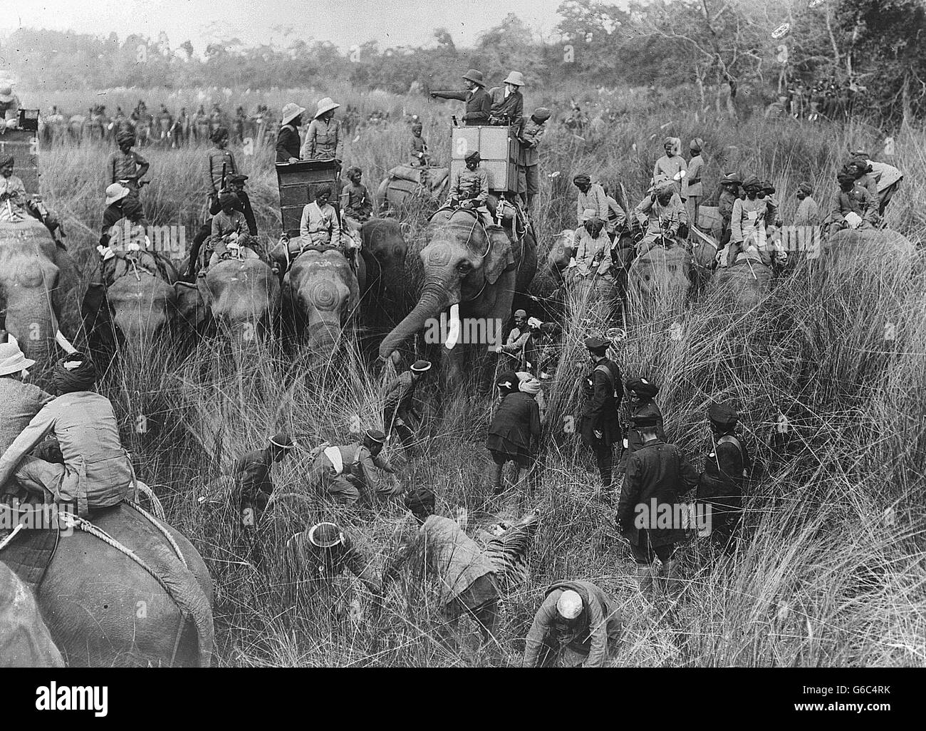 Royalty - King George V and Queen Mary Tour of India and Nepal. King George V shooting in Nepal Stock Photo