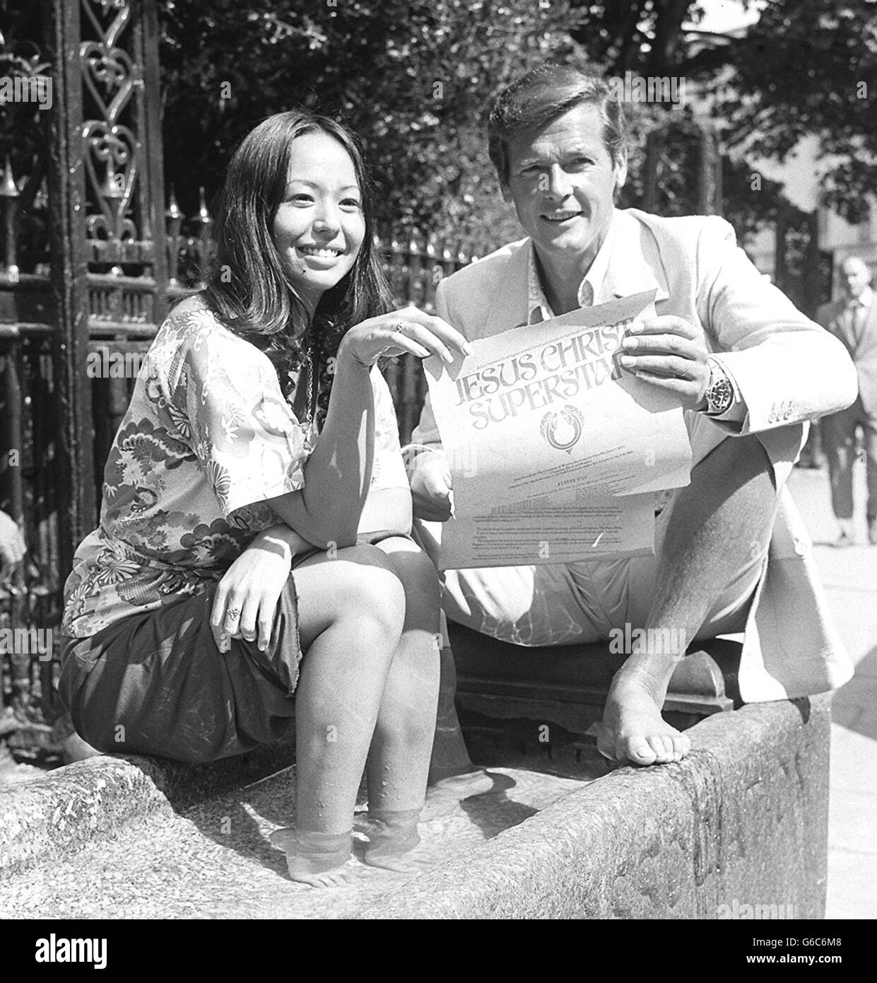Roger Moore and Yvonne Elliman. Stock Photo