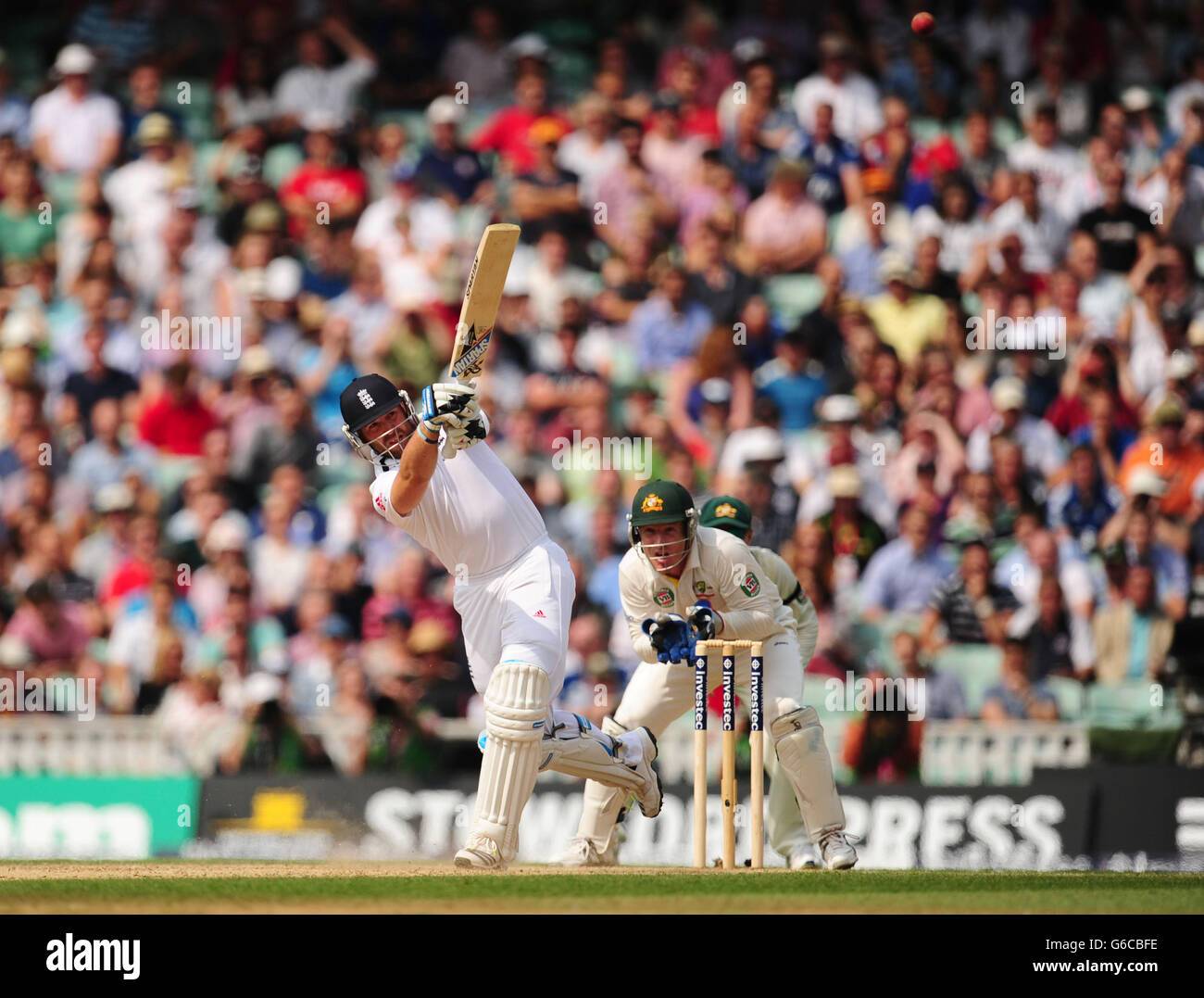 England's Matt Prior hits out for four runs during day five of the Fifth Investec Ashes Test match at The Kia Oval, London. Stock Photo