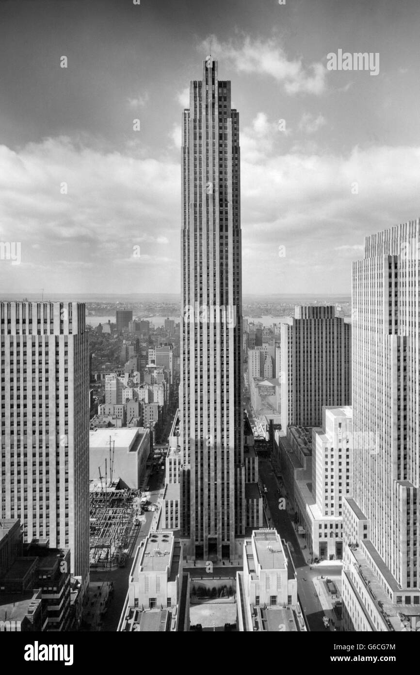 1940s ROCKEFELLER CENTER RCA BUILDING with ASSOCIATED PRESS BUILDING IN FOREGROUND NEW YORK CITY USA Stock Photo
