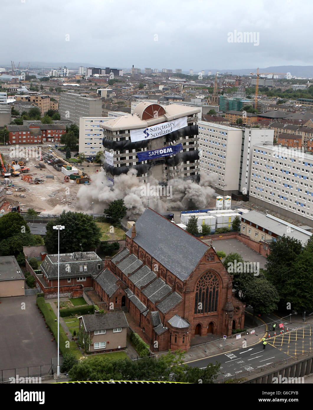 Demolition of the 18-storey tower block at 14 Shaftesbury Street in a controlled explosion in central Glasgow. Stock Photo