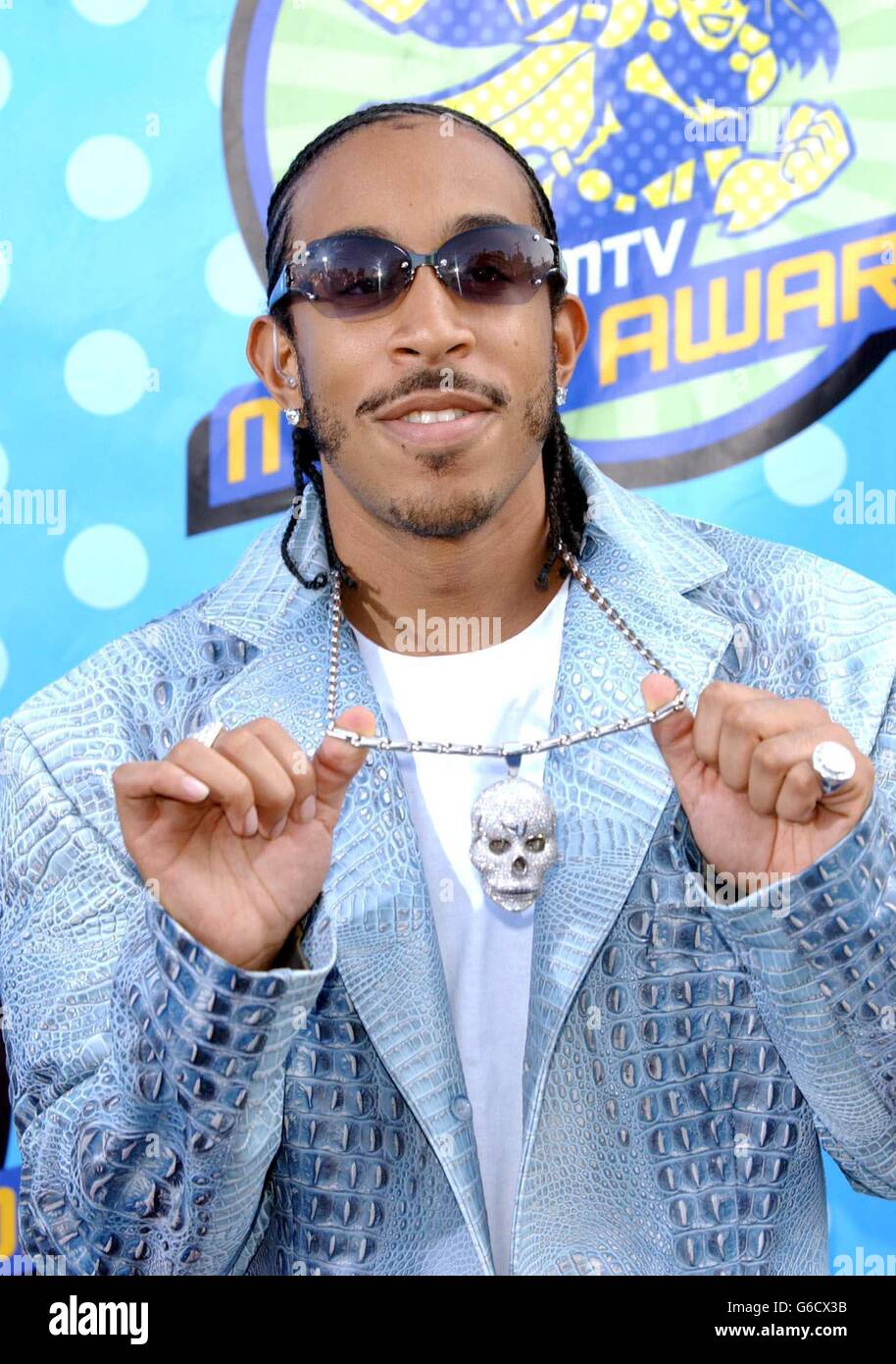 1 2 length rapper sunglasses hi res stock photography and images Alamy