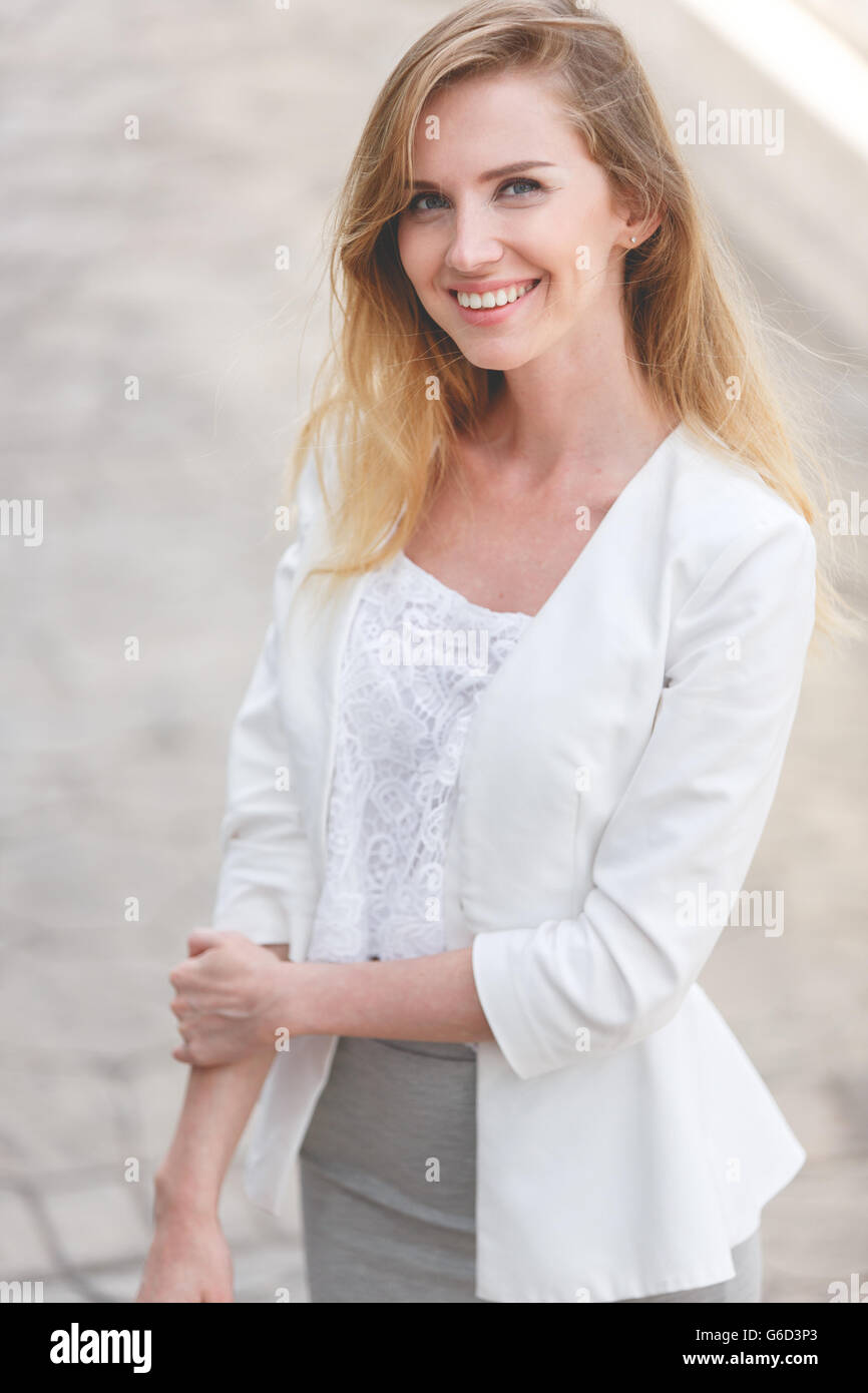 Portrait of young business woman Stock Photo - Alamy