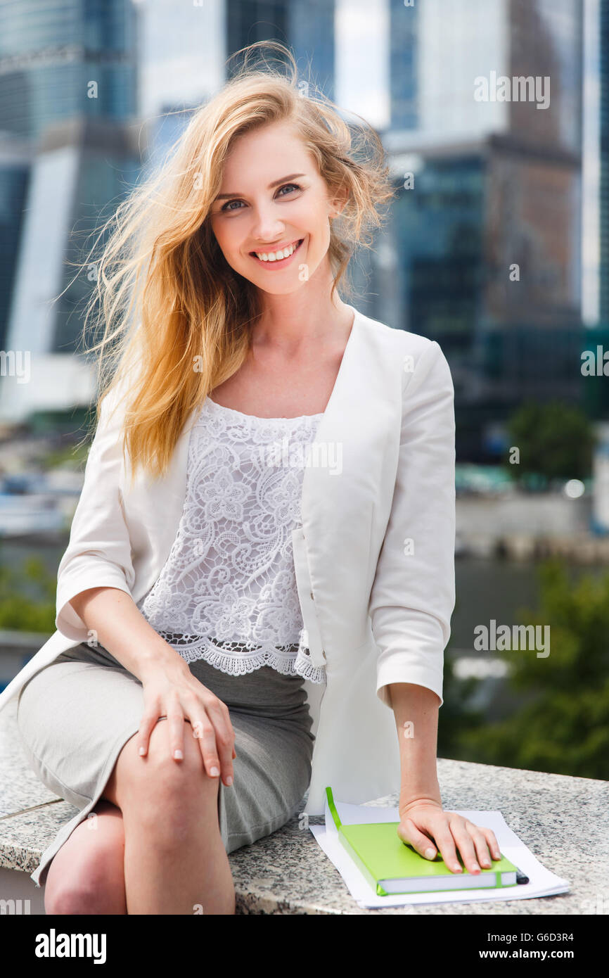 Portrait of young business woman Stock Photo - Alamy