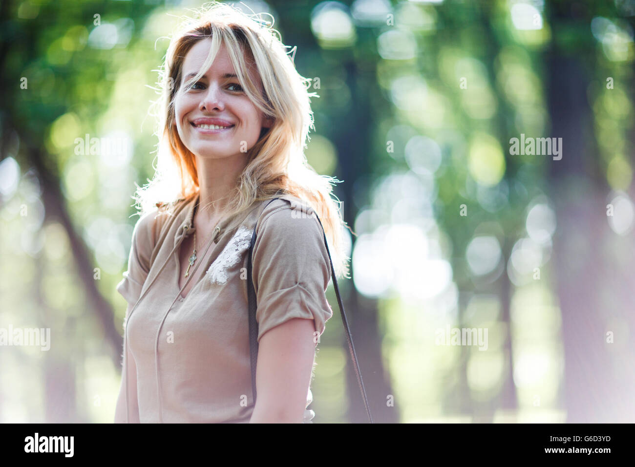 Outdoor portrait of a beautiful girl Stock Photo - Alamy