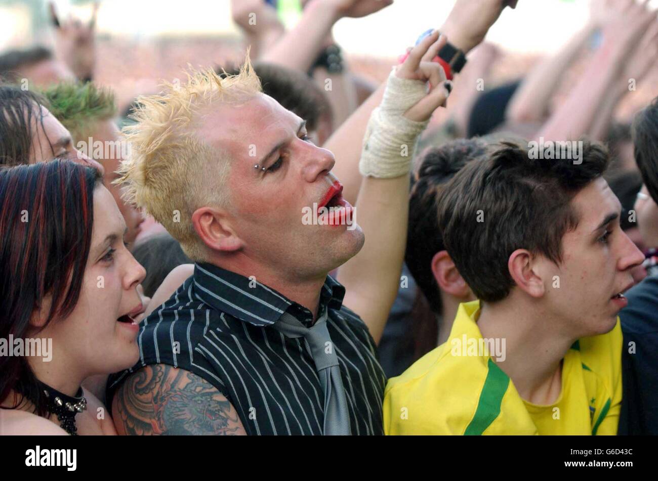 Marilyn manson fans hi-res stock photography and images - Alamy