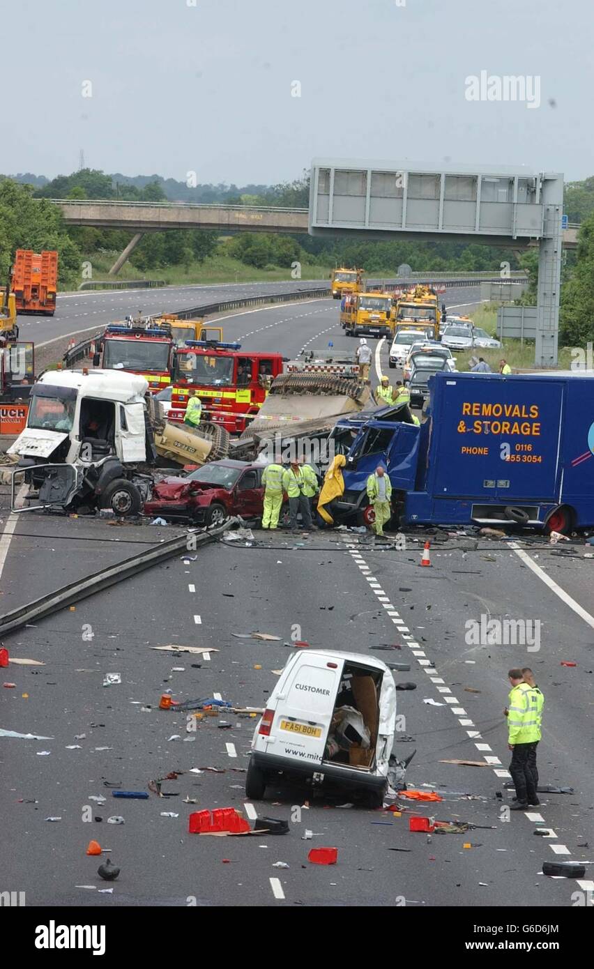 Crash m1 motorway hires stock photography and images Alamy
