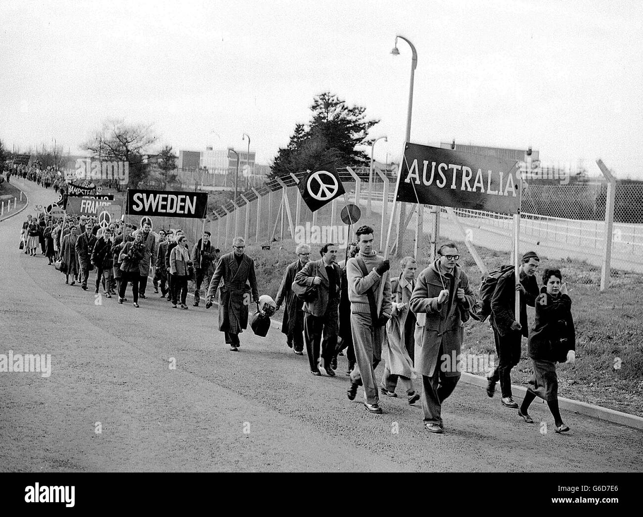 The Australian and Swedish contingents in the anti-H bomb march from the Atomic Weapons Researcg Establishment at Aldermaston, Berkshire, to London. Stock Photo