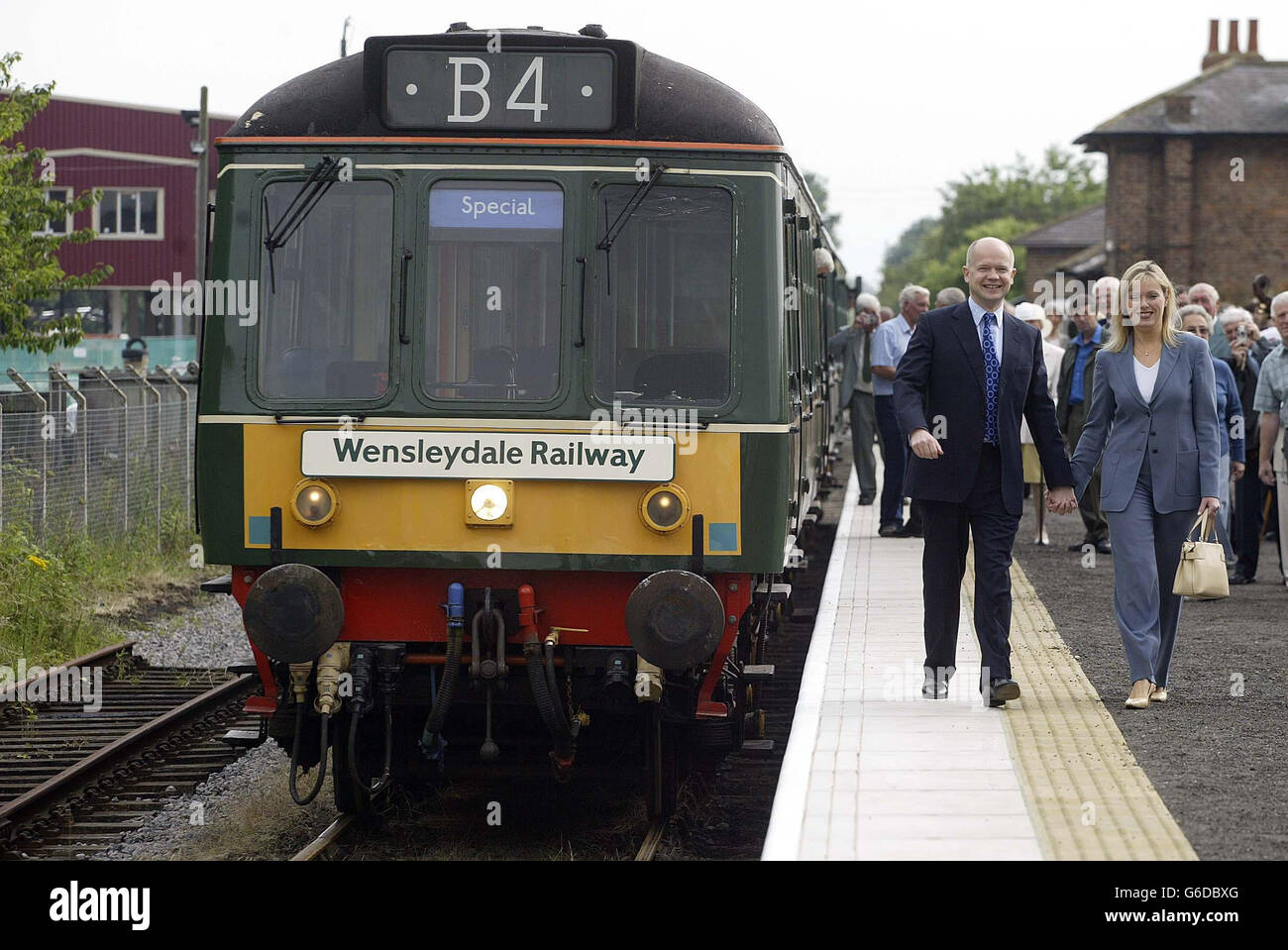 Former Conservative leader William Hague and his wife Ffion take a stroll along the platform after reopening the Wensleydale line, in Richmondshire. * The line has not been used by passengers for half a century, but from today services will run between Leeming Bar and Leyburn. The Rail Regulator has granted five licences to Wensleydale Railway which covers the management of 22 miles of track and infrastructure between Northallerton and Redmire, operation of stations, passenger trains, freight trains and train maintenance. Stock Photo