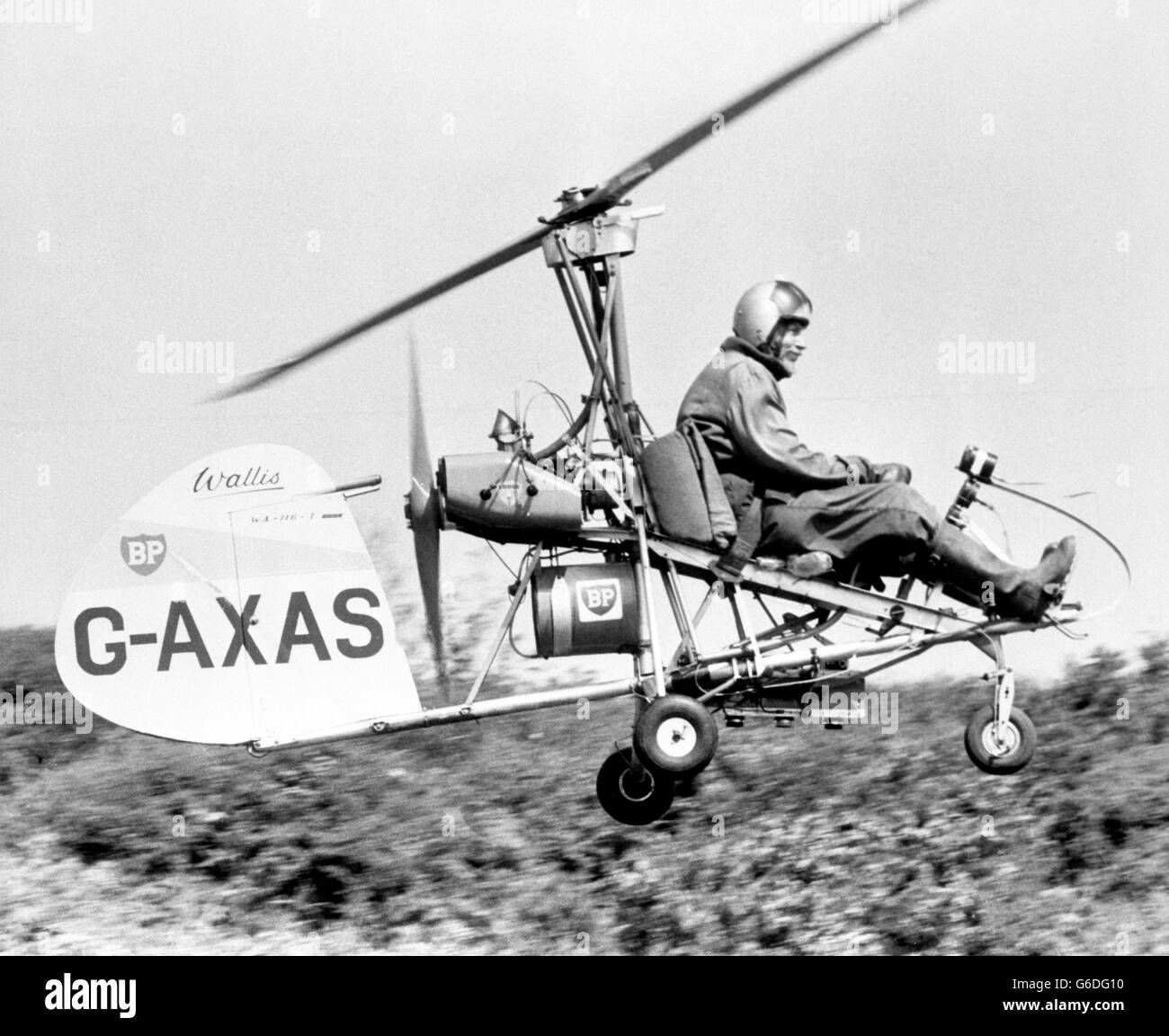 Wing Commander Kenneth Wallis takes off from a headland, near Newhaven, in an autogyro fitted with infra-red cameras. The craft was able to take X-ray pictures up to 2,000 feet above the Sussex Downs, which scientists hope will enable them to spot clues to the disappearance of Lord Lucan. Stock Photo