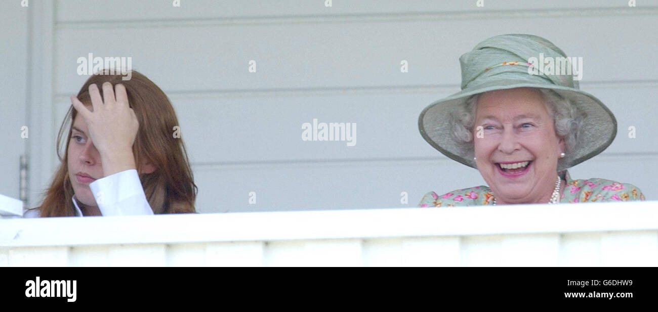 Queen & Princess Beatrice Stock Photo - Alamy