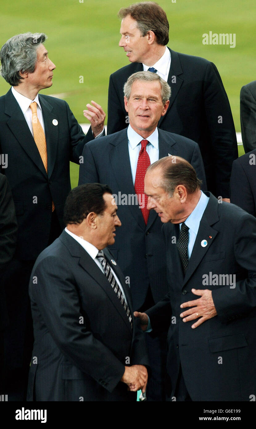 Japanese Prime Minister Junichiro Koizumi (top left), British Prime Minister Tony Blair (top right), President George Bush (centre), Egyptian President Mubarak and French President Jacques Chirac (bottom right), * .. after they posed for a group photograph at the G8 Summit in Evian, France. Stock Photo