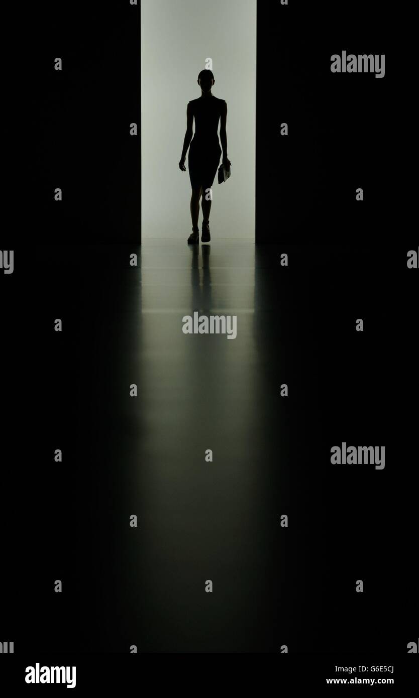 Fashion catwalk silhouette hi-res stock photography and images - Alamy