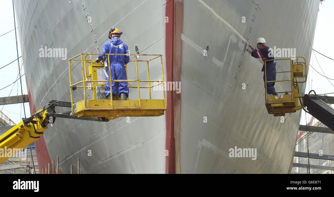 HMS Nottingham repairs Stock Photo Alamy