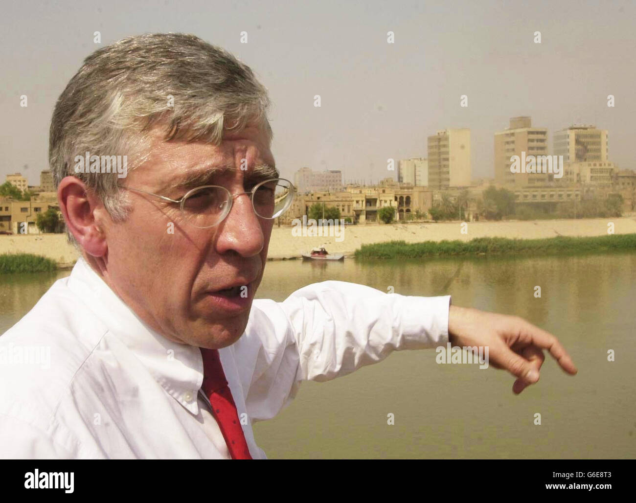 The Foreign Secretary Jack Straw looks across the river Tigris from the