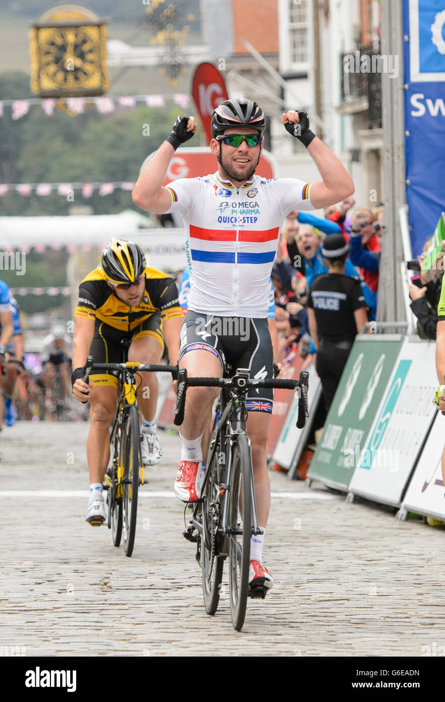 Mark Cavendish wins Tour of Turkey stage four as Omega Pharma - Quick
