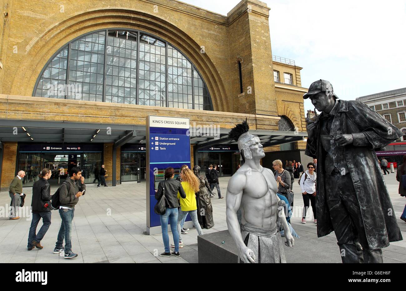 Opening of Kings Cross Square Stock Photo Alamy