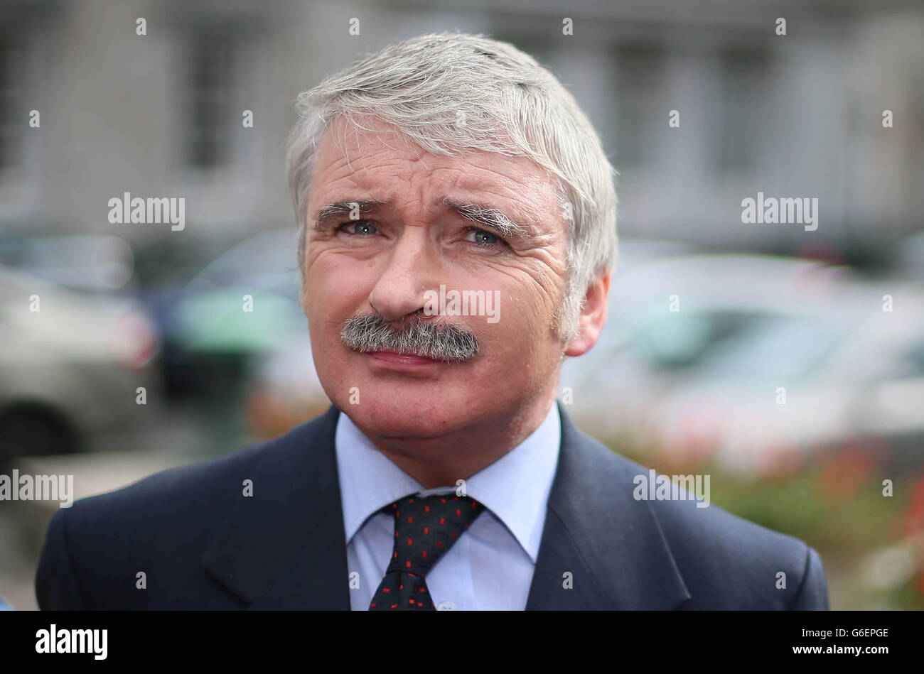 Fianna Fail TD Willie O'Dea speaking to the media at Leinster house. Stock Photo