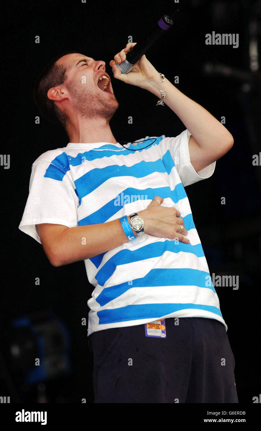 Lead singer Mike Skinner from the band The Streets performing on the Main  Stage at the Reading Festival Stock Photo - Alamy