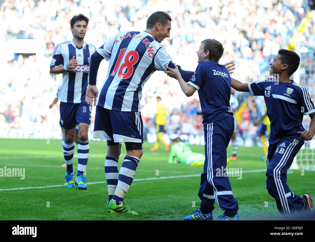 West Bromwich Albion's Morgan Amalfitano celebrates scoring his teams 3rd goal against Sunderland, during the Barclays Premier League match at The Hawthorns, West Bromwich. Stock Photo