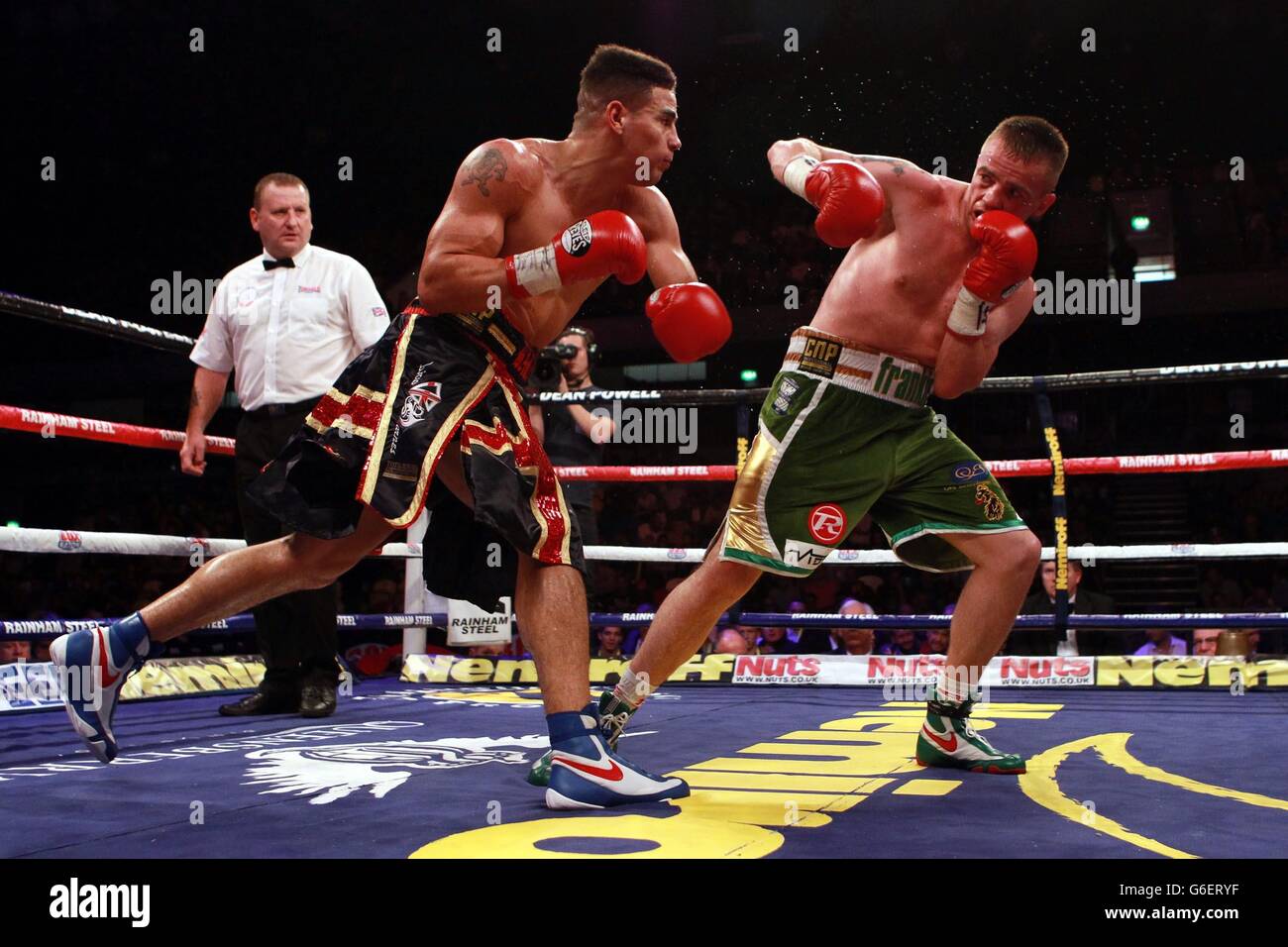 Boxing Copper Box Arena Stock Photo Alamy
