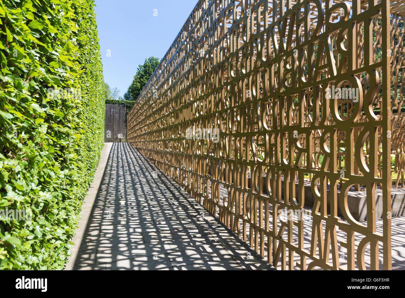 The Christian Garden ( Christlicher garten in Gardens of the world