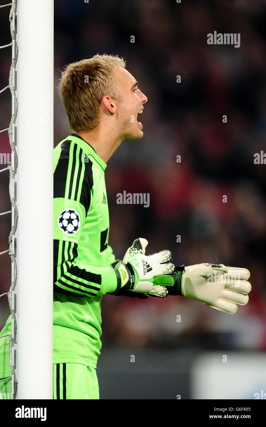 The ajax amsterdam goalkeeper hi-res stock photography and images - Alamy