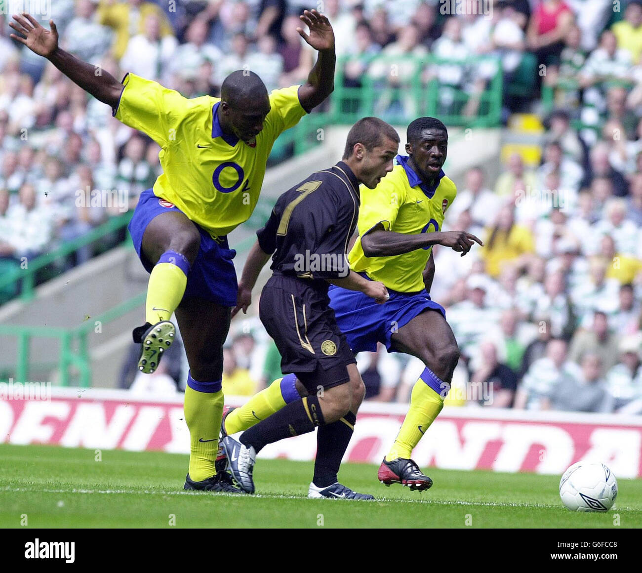 Sport football action sol campbell hi-res stock photography and images