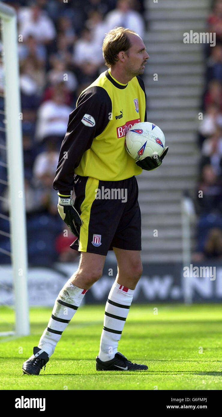 Stoke City's Ed de Goey in action against Preston North End. NO UNOFFICIAL CLUB WEBSITE USE. Stock Photo