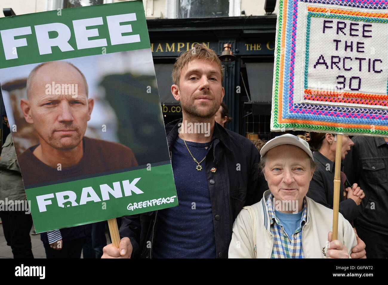 Damon Albarn attending a protest outside the Russian Embassy, London, organised by Greenpeace which is calling on people to come together in a 'global day of solidarity' in support of the 30 people charged with piracy at a Russian oil platform in the Arctic. Stock Photo