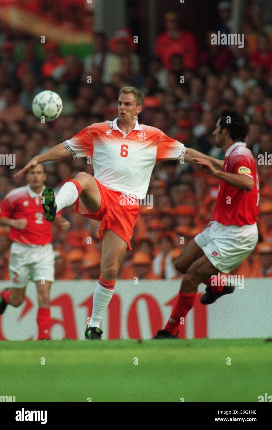 SOCCER - Euro 96 -Switzerland v Netherlands Stock Photo - Alamy