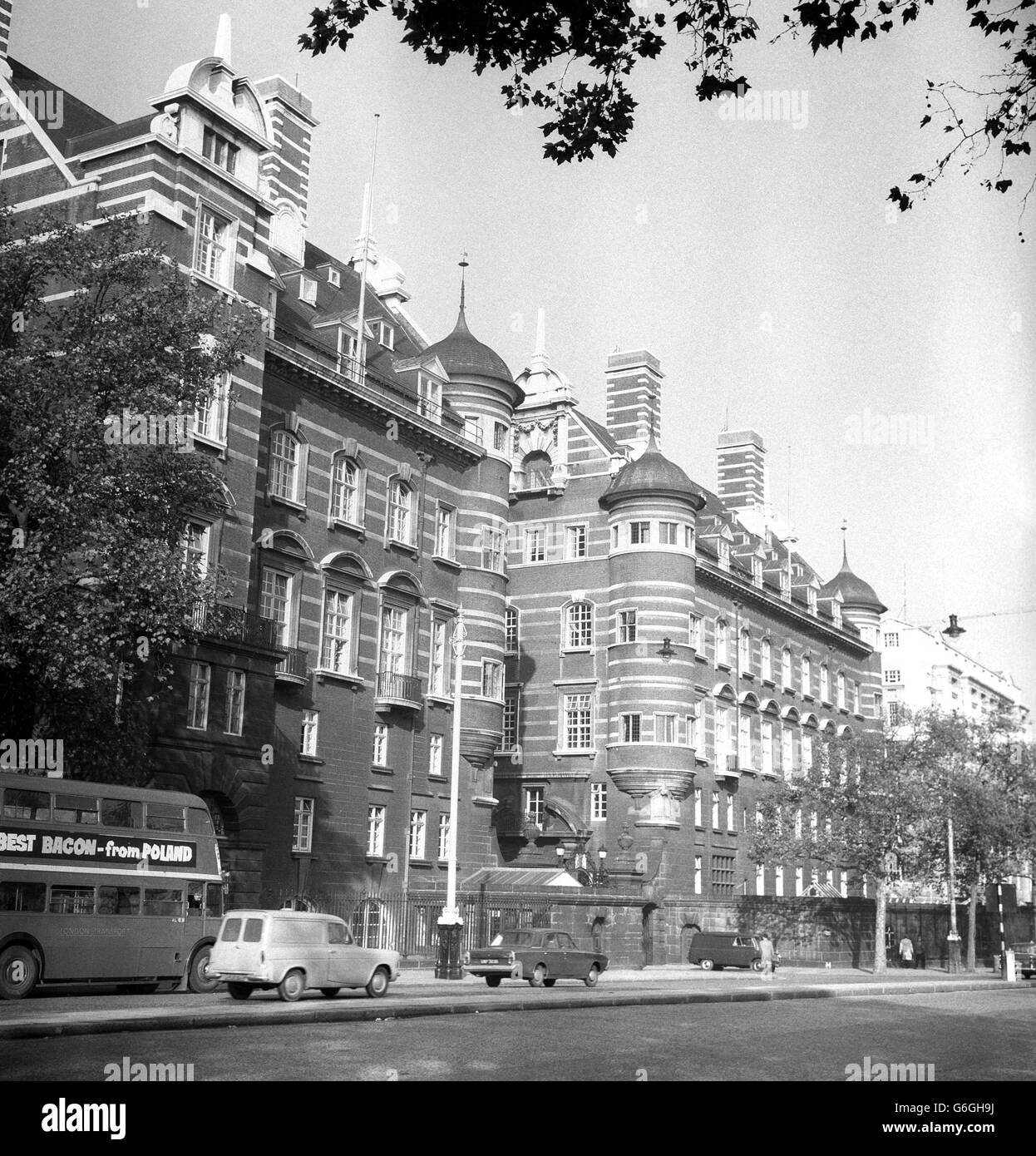 Landmarks New Scotland Yard London Stock Photo Alamy