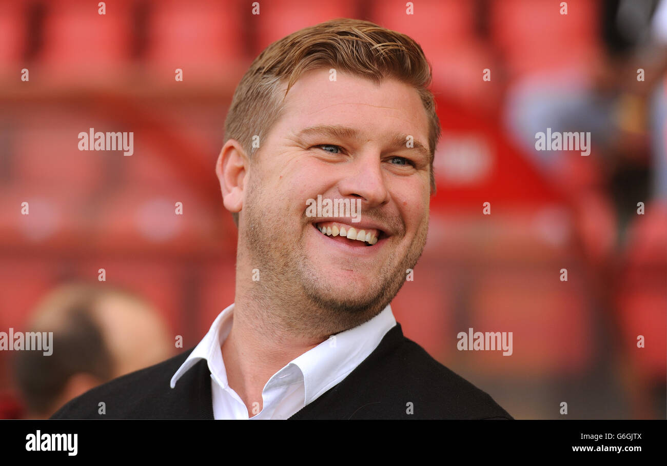 MK Dons Manager Karl Robinson before kick off during the Sky Bet League One match at the Matchroom Stadium, London. Stock Photo