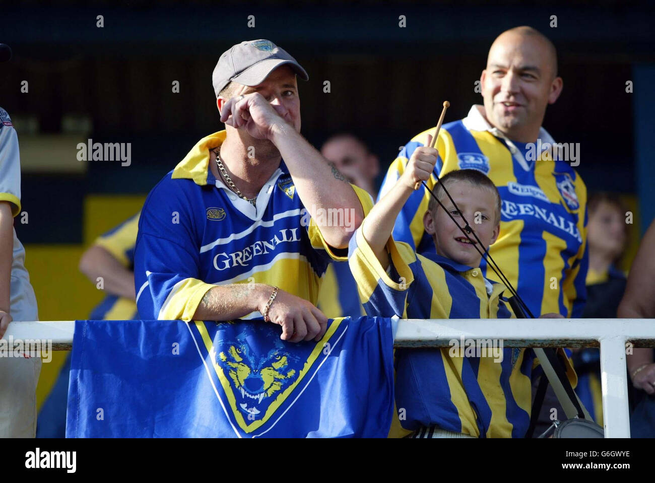 Tears as a Warrington fan mourns the end of Warrington's stay at the Wildespool ground during the Tetley's Super League match between Warrington and Wakefield at Wilderspool, Warrington. Stock Photo