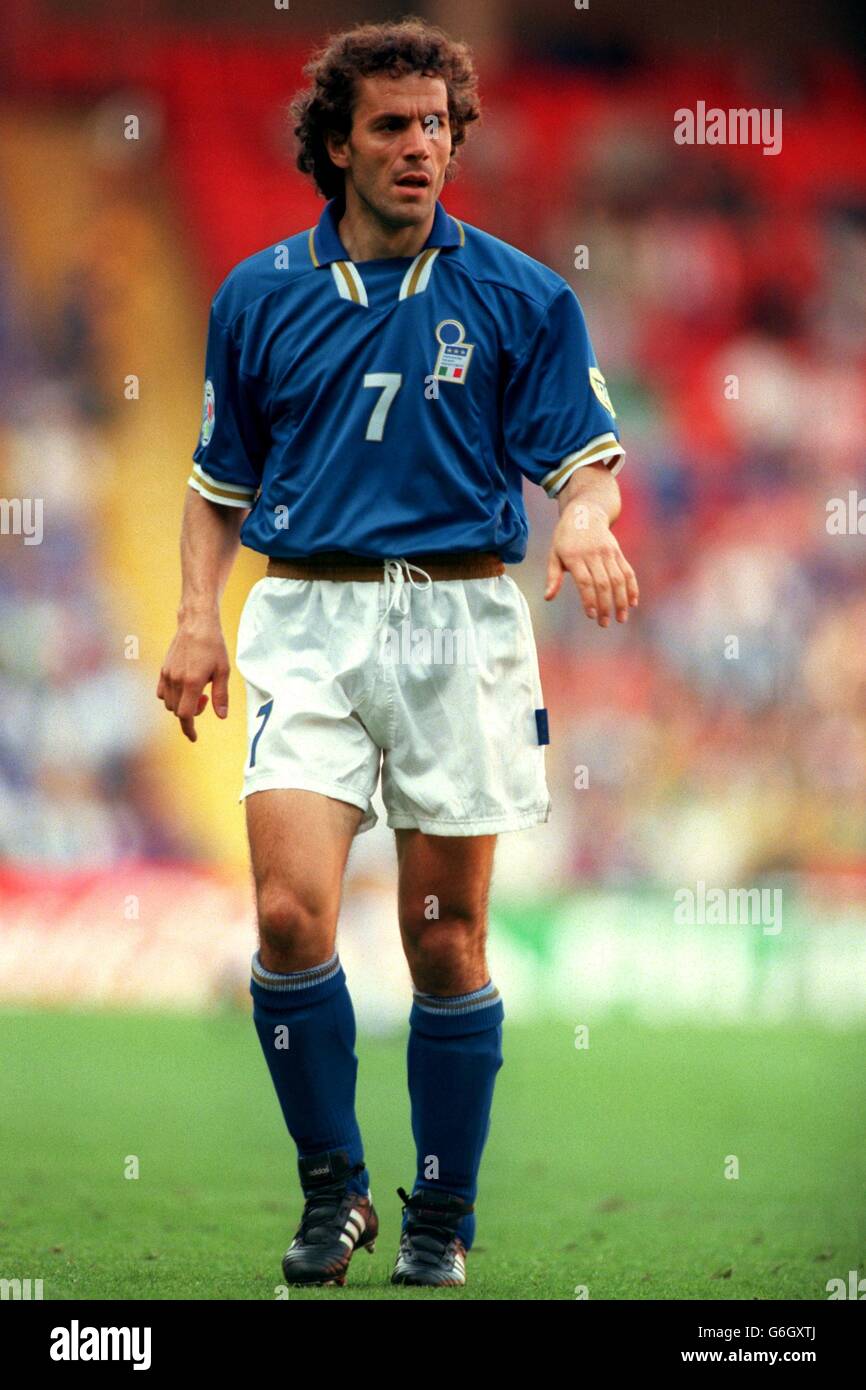 Roberto donadoni 1996 hi-res stock photography and images - Alamy