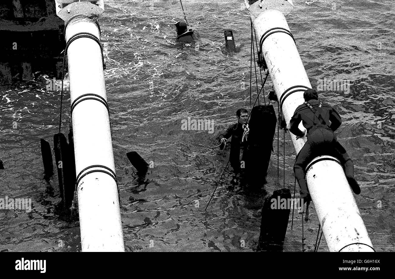 Lifting of the Mary Rose Stock Photo Alamy
