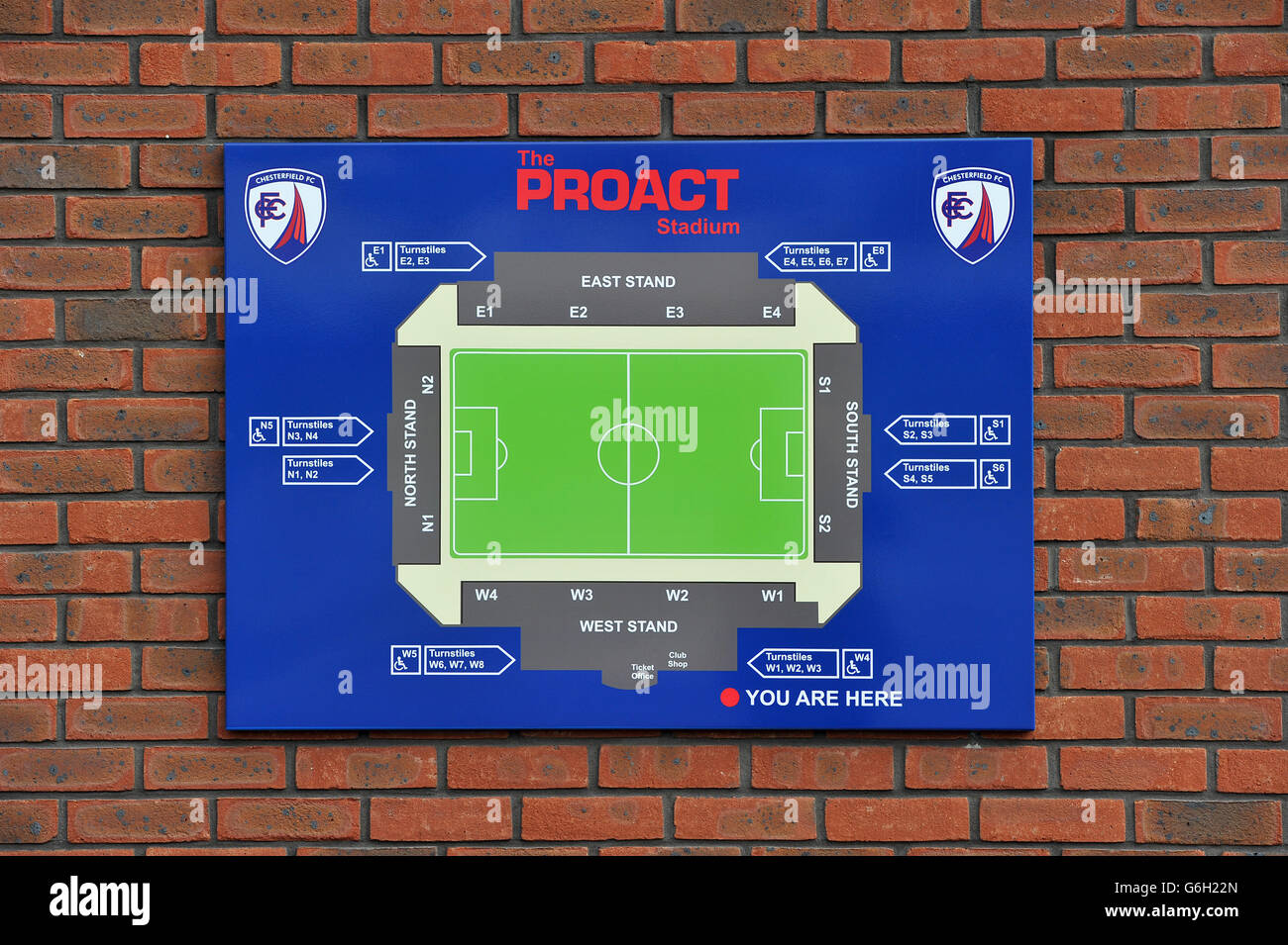 Soccer - Sky Bet Football League Two - Chesterfield v Southend United - Proact Stadium Stock Photo