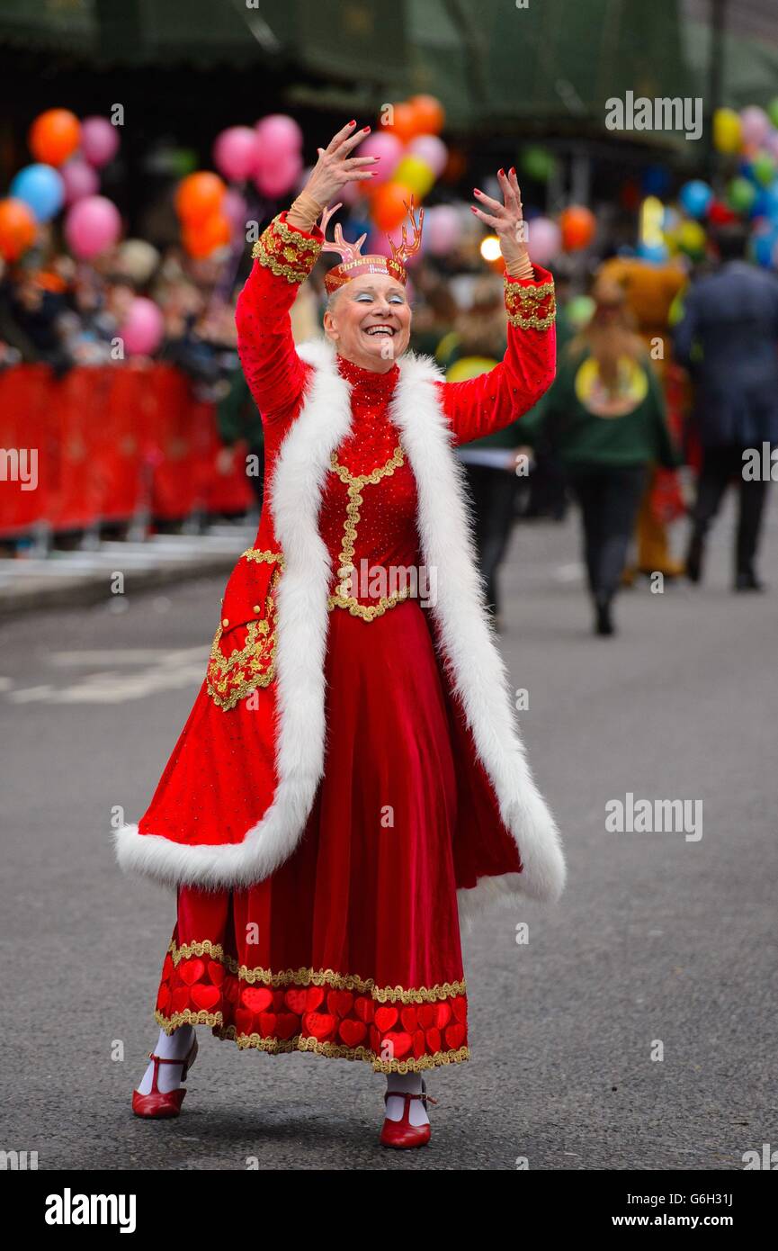 Annual harrods christmas parade hires stock photography and images Alamy