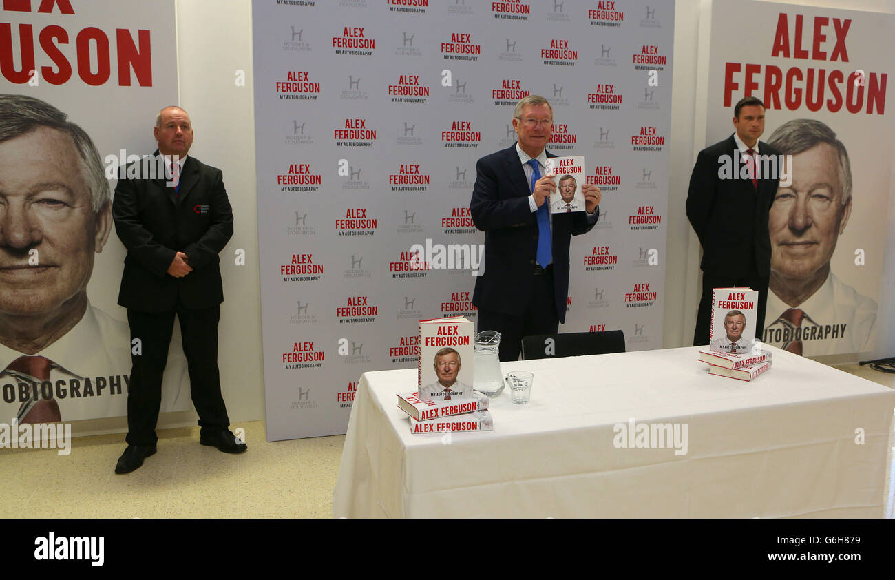 Soccer - Sir Alex Ferguson Book Signing - Stretford Tesco Extra Stock Photo