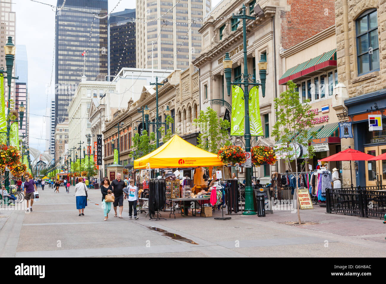 Calgary's Largest Mall, Upscale shopping, Chinook Centre & Bankers Hall, Summer Walk