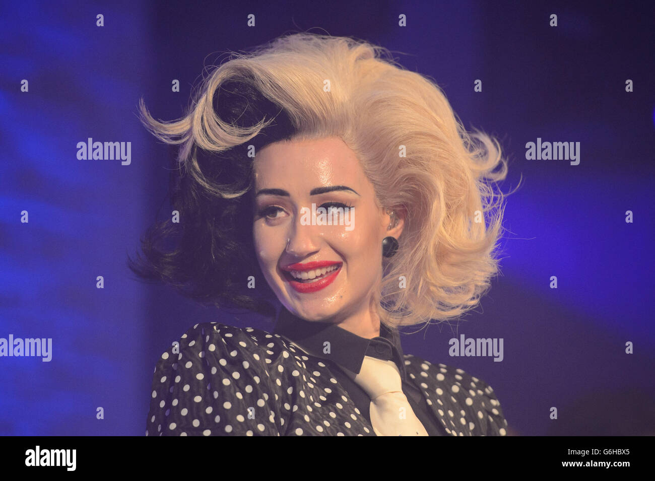 Iggy azalea green hi-res stock photography and images - Alamy